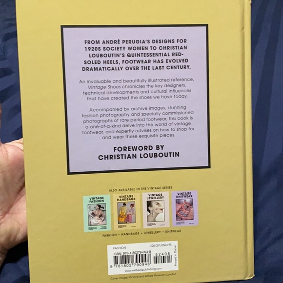 Book “Vintage Shoes” by Caroline Cox - Picture 2 of 11